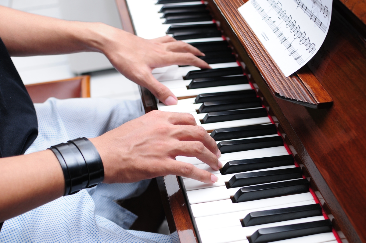 Learn to Play Piano in 5 Simple Steps